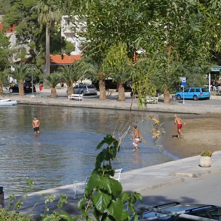 By The Sea Lumbarda, Korcula - 4412 アパート *